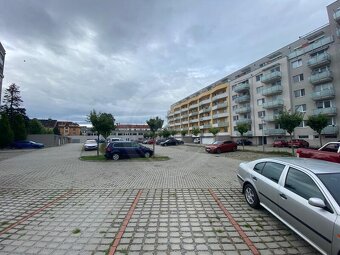 PRONÁJEM PARKOVACÍHO STÁNÍ VE DVOŘE, JÍROVCOVA, ČB - 2