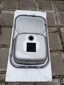 Vestavný dřez s odkapávačem - 2