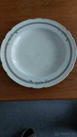 Prodám porcelánový servírovací talíř Giesshübel - 2