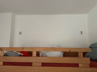 Dětská patrová postel s úložným prostorem, stolem a skříní - 2