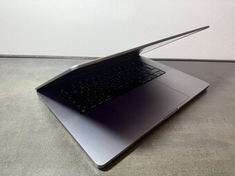 MacBook Pro 16'' 2021 / M1 Max / 64GB / 2TB SSD / Space Gr - 2