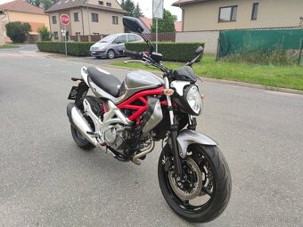 Suzuki SFV 650 Gladius ABS - 2