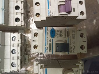 Jističe vypínače kontrolky stykače svodič - 2