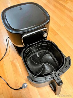 Horkovzdušná fritéza Philips HD9880 - 2