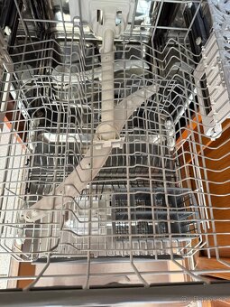 Plně funkční kvalitní myčka Ariston LD 87 - 2