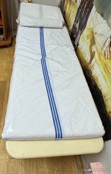 Vyšetřovací lehátko – pevné, stabilní – 2 000 Kč (odběr 1/26 - 2