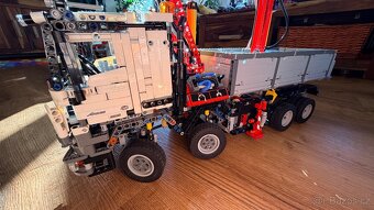Lego Technic 42043 Mercedes-Benz Arocs - 2