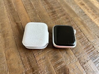 Apple Watch Series 4 40 mm - 2