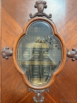 Starožitná skříň - 2