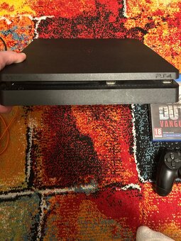 Playstation 4 slim - 2