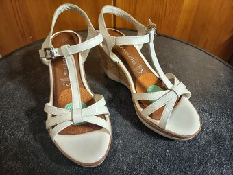 Bílé, páskové Tamaris boty, vel.:37 - 2