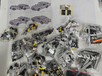 STAVEBNICE Creator Expert 10262 Bondův Aston Martin DB5 - 2