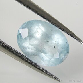 Akvamarín přírodní - ovál kombinovaný - 1,95 ct. - 2
