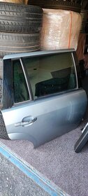 Ford Mondeo mk3 , dveře 4 ks, kapota , barva šedostříbrná 72 - 2