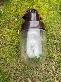 Retro lampa na zed - - 2