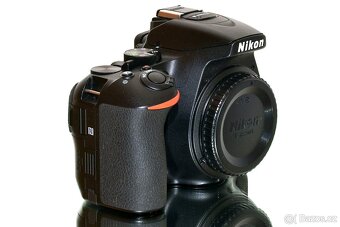 Nikon D5600 tělo TOP STAV - 2