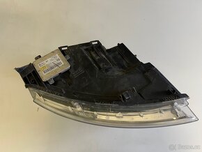 Audi A6 4F - Levý Bi- xenon Hella / 4F0941003 - 2