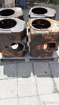 Prodám starší obaly zadního dyferaku. - 2