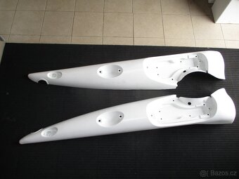 HOBBY - plastový sloupek zadní L + P - 2