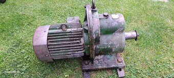 Elektromotor s převodovkou - 2