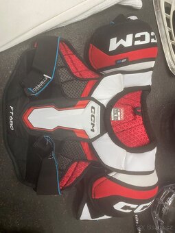 Hokejová výstroj junior L, M - 2