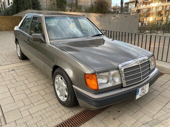 Mercedes Benz 300 D - 2