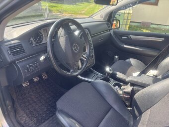 Mercedes Benz 200 - 2