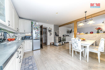 Prodej rodinného domu, 140 m², Okřesaneč, pozemek 1586 m² - 2