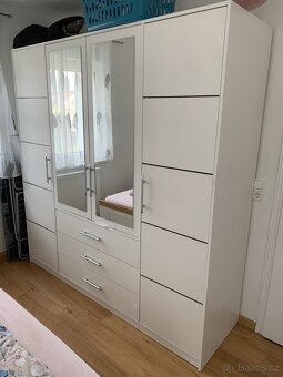 Postel, noční stolky a skrin - 2