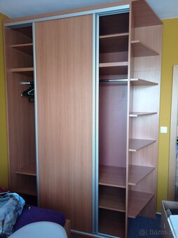 Krásná šatní skříň - 2