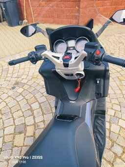 Aprilia SR 850 - 2