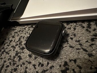 Apple Watch Series 6 44mm Space Gray, edice NIKE - 2