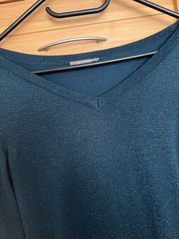 Tmavě zelené šaty s leskem, zn.Orsay, vel.40 - 2