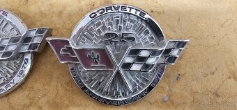 Corvette C3 přední a zadní znak - 2