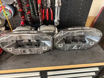 Mercedes AMG brzdy - 2