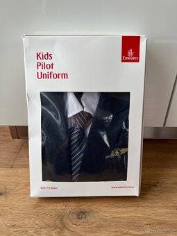 Originální dětská uniforma pro pilota Emirates - 2