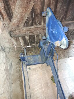 Držák rezervy s bednou V3S - 2