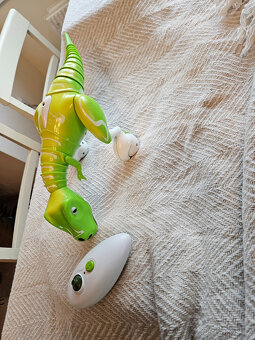 Robot dinosaurus volně jezdící+ dálkový olvadač - 2