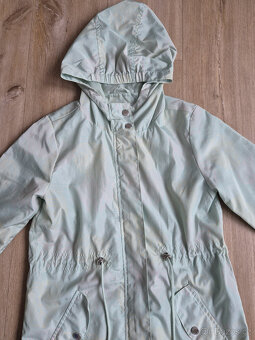 Lehká dívčí parka vel. 146 zn. Reserved - 2