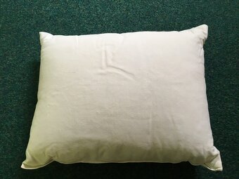 bílý polštář 69 x 51 cm - 2