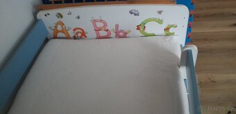 Dětská dřevěná postel - 2