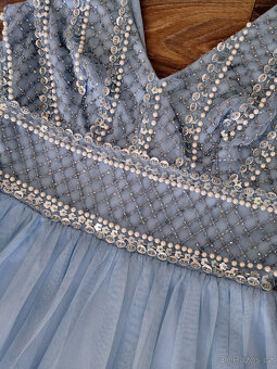 Blankytně modré šaty Lace & Beads - 2