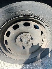 Plechové disky 14 × 4 obuté(pneu na výhoz) - 2