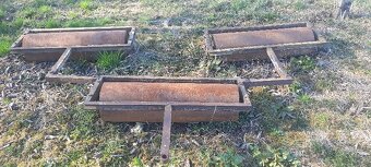 Prodám použité vály, rotační sekačku, postřikovač - 2