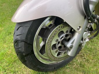 Suzuki burgman AN 250 - 2