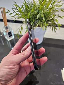 iphone se 2020 64GB top stav, záruka - 2
