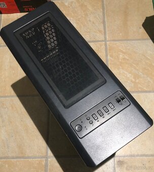 PC skříň - 2