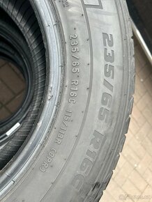 Letní pneu pirelli 235/65 r16C - 2