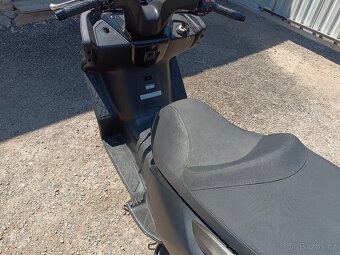 Kymco Downtown 125 černý 2 - 2