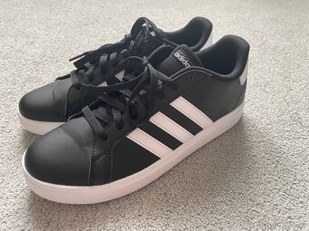 Černo bílé boty Adidas, vel. 40 - 2